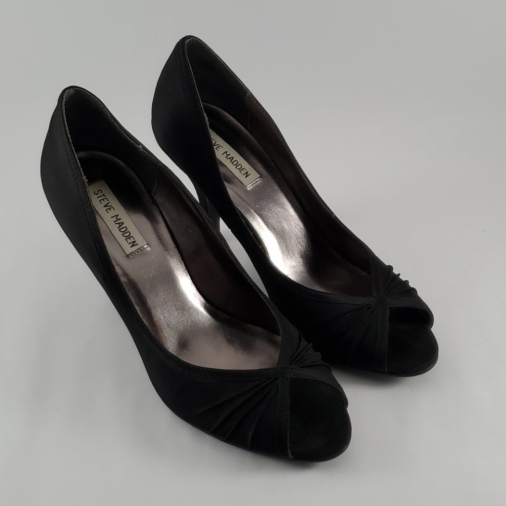 Steve Madden Peep Toe Pumps